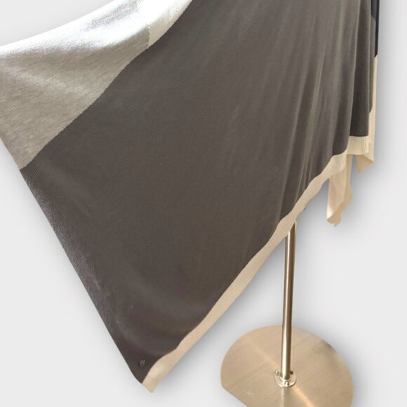 Lululemon Hatha Wrap OS Nebula Raceway Grey White Shawl Worn 1x Cozy Travel - Picture 9 of 10